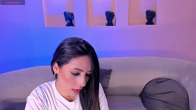 IsabellaMoreau online show from September 12, 7:57 pm