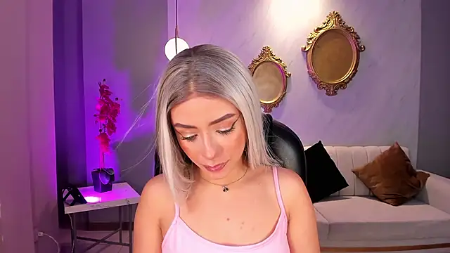 IsabellaMoreau online show from April 3, 7:53 pm