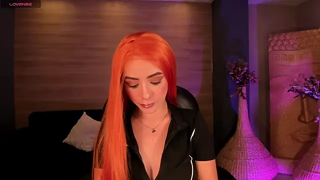 IsabellaMoreau online show from April 10, 8:27 pm