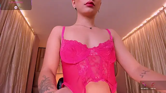 IsabellaMoreau online show from November 7, 7:29 pm