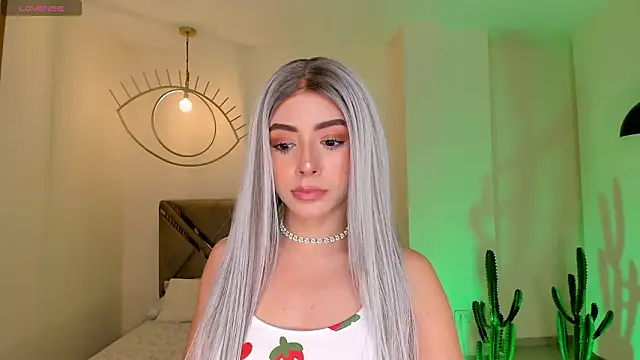 IsabellaMoreau online show from February 10, 7:57 pm