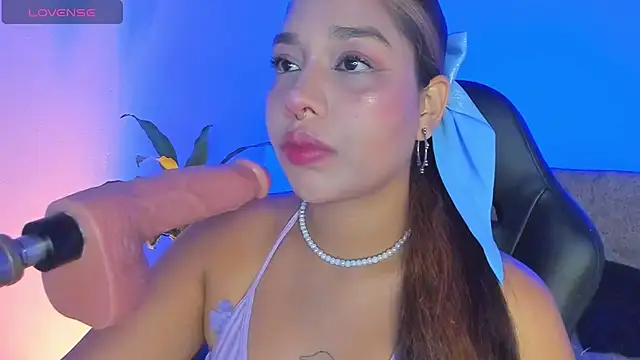 giselle upp online show from April 18, 10:54 pm