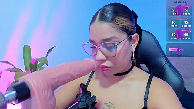 giselle upp online show from April 5, 1:34 am