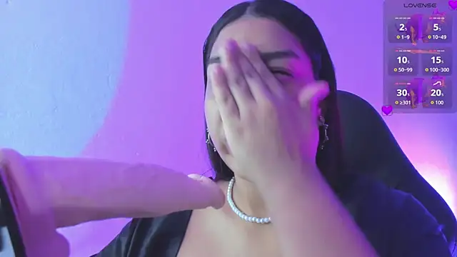 giselle upp online show from September 13, 12:32 am