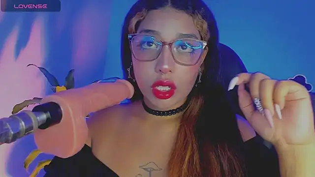 giselle upp online show from April 17, 2:03 am