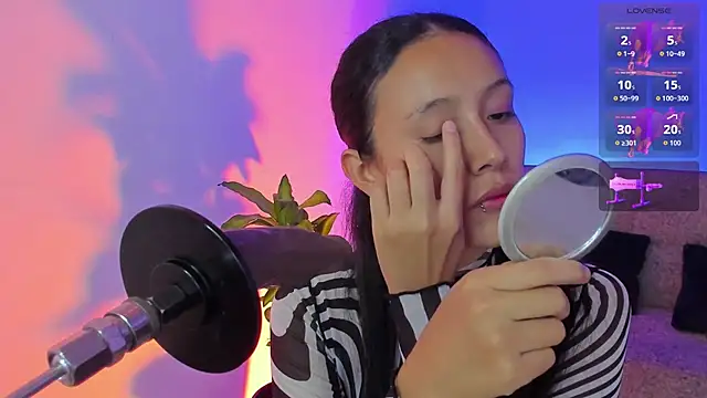 alicemoon   online show from November 11, 10:10 am