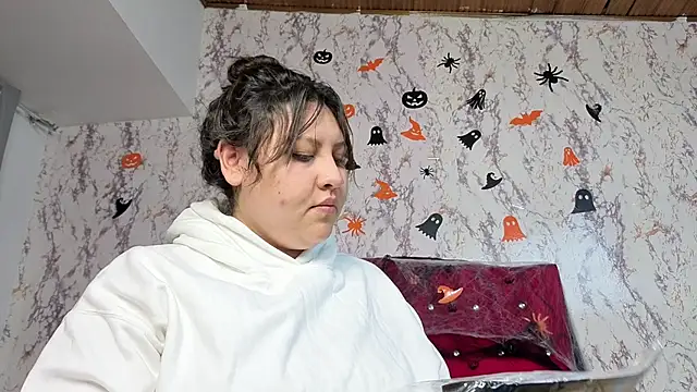 Larissa Antonella online show from October 25, 3:49 am