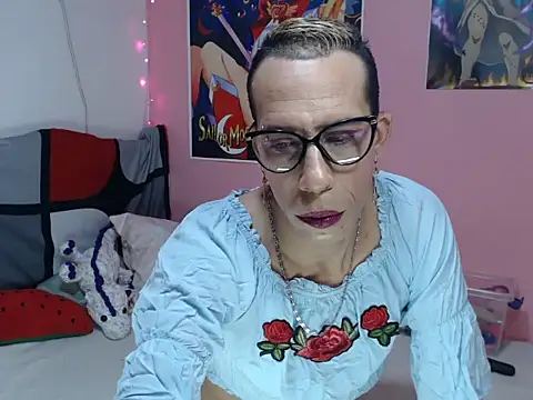 Snapshot of afrodit_25 chatting on September 11, 5:29 am afrodit 25 online show from September 11, 5:29 am