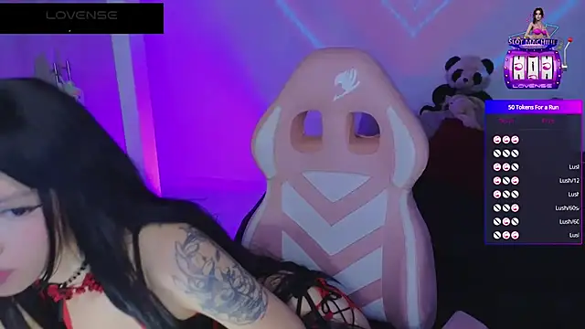 Snapshot of Moonlightt_21 chatting on October 5, 7:04 pm Moonlightt 21 online show from October 5, 7:04 pm