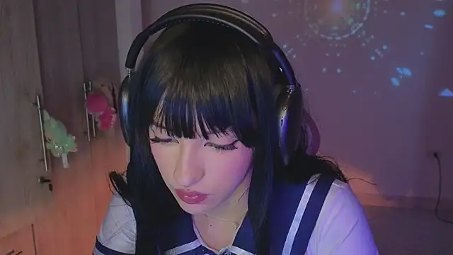 Moonlightt 21 online show from February 22, 10:00 pm