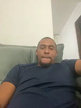 Snapshot of freedmar chatting on April 18, 3:09 am freedmar online show from April 18, 3:09 am