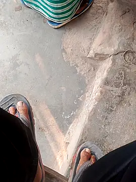 Snapshot of CatchingBouquet chatting on December 4, 1:59 am CatchingBouquet online show from December 4, 1:59 am