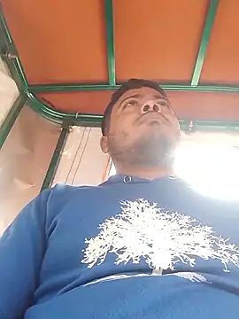 Snapshot of CatchingBouquet chatting on February 3, 4:10 am CatchingBouquet online show from February 3, 4:10 am