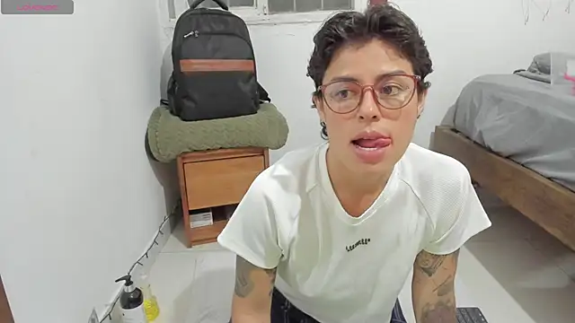 natt op online show from February 22, 11:39 pm