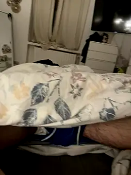 Snapshot of francy242 chatting on November 8, 12:14 am francy242 online show from November 8, 12:14 am