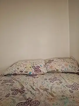 VikysDavis online show from April 13, 4:11 pm