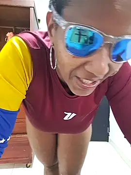 VikysDavis online show from March 18, 5:14 pm