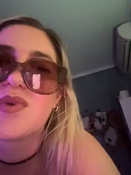 Granlady7 online show from February 7, 1:24 am