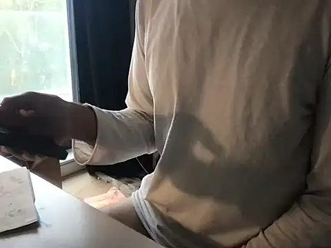 Snapshot of TomTop_11 chatting on October 6, 7:31 am TomTop 11 online show from October 6, 7:31 am