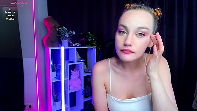 Ida FaneStain online show from July 15, 2:18 am