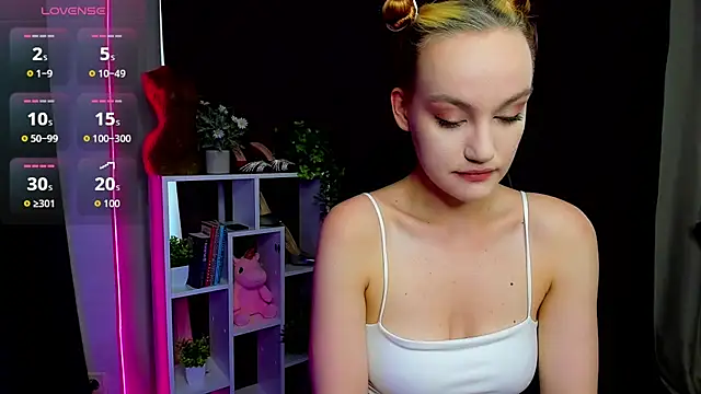 Ida FaneStain online show from July 2, 2:34 am