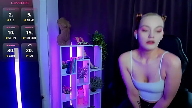 Ida FaneStain online show from June 19, 2:06 am