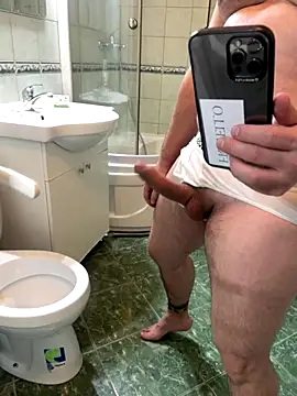 Snapshot of Shots_of_sperm chatting on October 20, 10:10 pm Shots of sperm online show from October 20, 10:10 pm