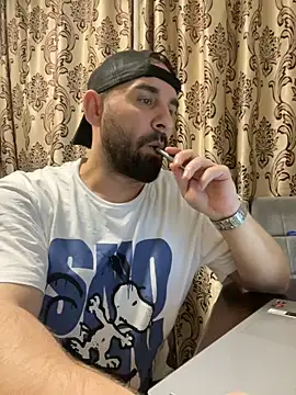 Snapshot of Shots_of_sperm chatting on November 13, 9:40 pm Shots of sperm online show from November 13, 9:40 pm