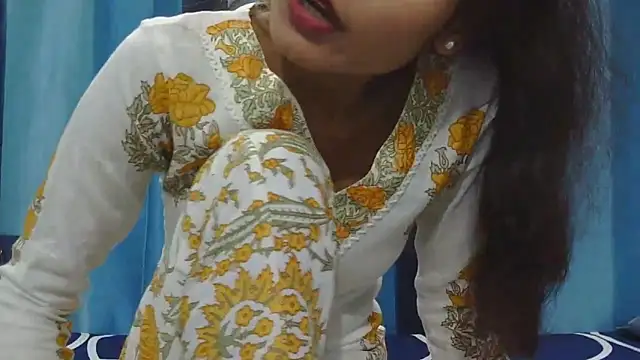 Snapshot of Aarti_misty71 chatting on November 10, 5:12 am Aarti misty71 online show from November 10, 5:12 am