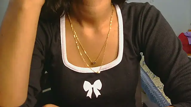 Aarti misty71 online show from April 15, 5:24 am