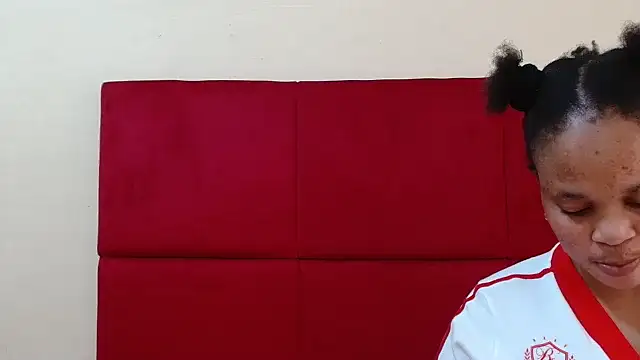 HugeTitisxx online show from November 11, 6:36 pm