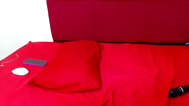 HugeTitisxx online show from November 15, 7:18 pm