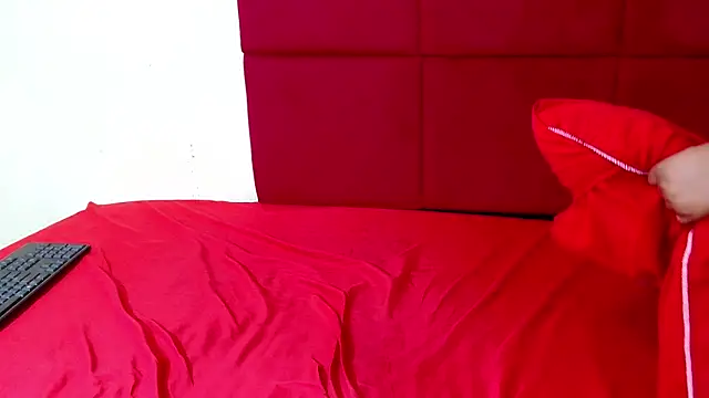 HugeTitisxx online show from January 9, 7:54 pm