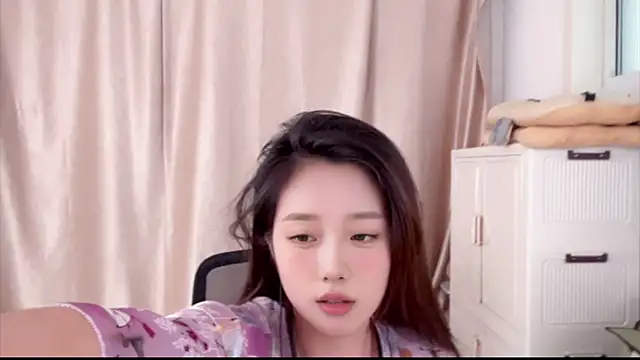 yiyi5588 online show from March 8, 2:04 am