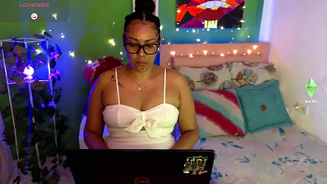 Snapshot of katherinnyazz chatting on October 30, 7:39 am katherinnyazz online show from October 30, 7:39 am