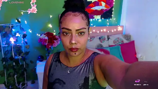 Snapshot of katherinnyazz chatting on September 19, 2:37 am katherinnyazz online show from September 19, 2:37 am