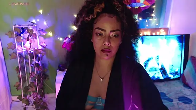 Snapshot of katherinnyazz chatting on October 5, 6:37 am katherinnyazz online show from October 5, 6:37 am