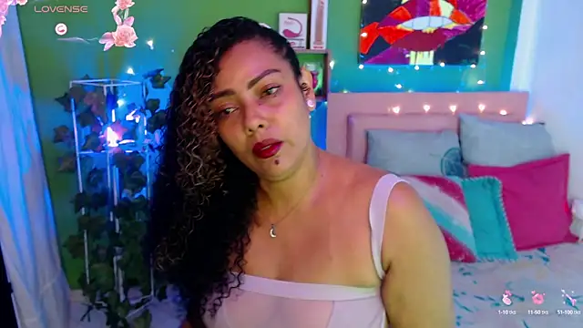 Snapshot of katherinnyazz chatting on September 13, 12:21 am katherinnyazz online show from September 13, 12:21 am