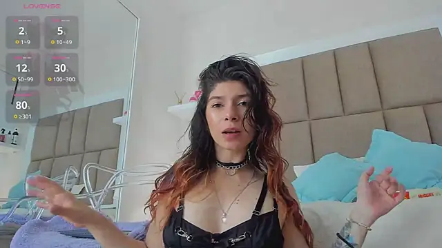 Snapshot of Alisson_Owen chatting on October 26, 4:35 am Alisson Owen online show from October 26, 4:35 am