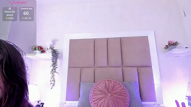 Snapshot of Alisson_Owen chatting on October 1, 3:22 am Alisson Owen online show from October 1, 3:22 am