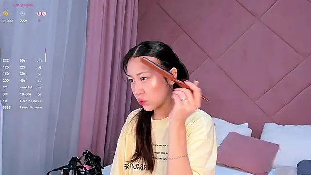 Nelly Kimm online show from January 8, 1:11 am