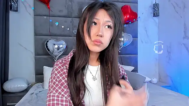 Nelly Kimm online show from February 27, 1:06 am