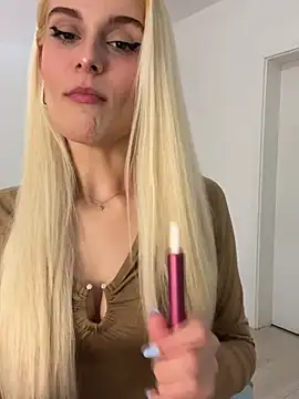 SelenaDaze online show from March 26, 5:06 am