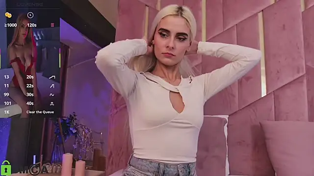 Snapshot of SelenaDaze chatting on November 14, 5:11 am SelenaDaze online show from November 14, 5:11 am