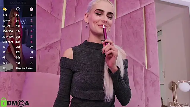 Snapshot of SelenaDaze chatting on October 24, 5:06 am SelenaDaze online show from October 24, 5:06 am