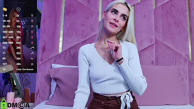 Snapshot of SelenaDaze chatting on November 25, 5:08 am SelenaDaze online show from November 25, 5:08 am