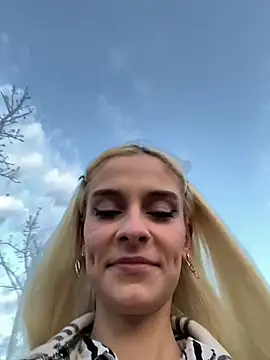 SelenaDaze online show from April 14, 3:55 am