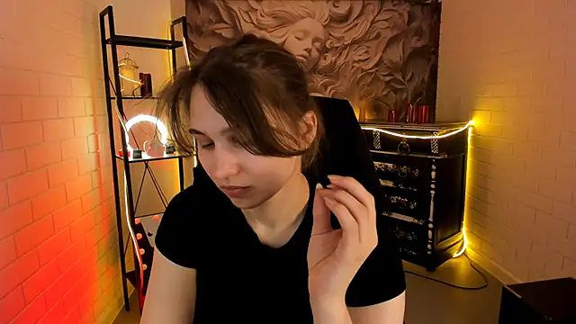 Snapshot of TessaMill chatting on May 25, 9:19 am TessaMill online show from May 25, 9:19 am
