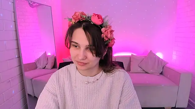 Snapshot of TessaMill chatting on April 23, 5:25 am TessaMill online show from April 23, 5:25 am