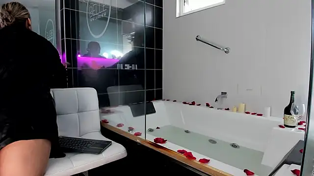 NicoleDiior online show from January 8, 2:01 pm